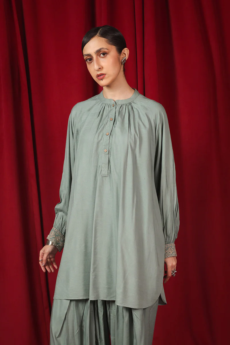 Vintage Grace Elite Kurta - Image 2