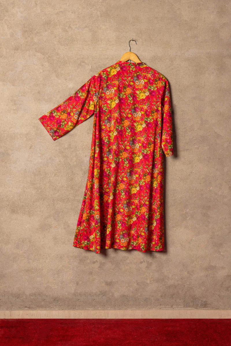 Buttoned Timeless Splender Kurta - Image 3