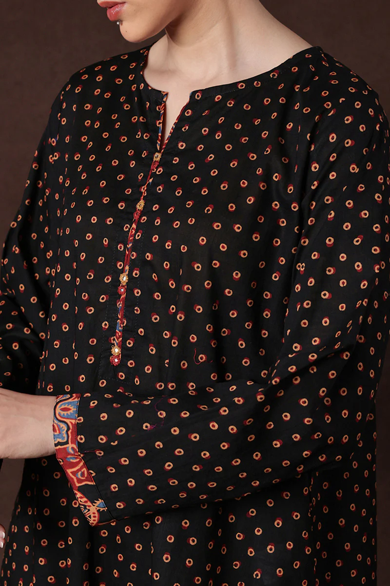 Rang-E-Ajrak Khas Duo-Set - Image 10