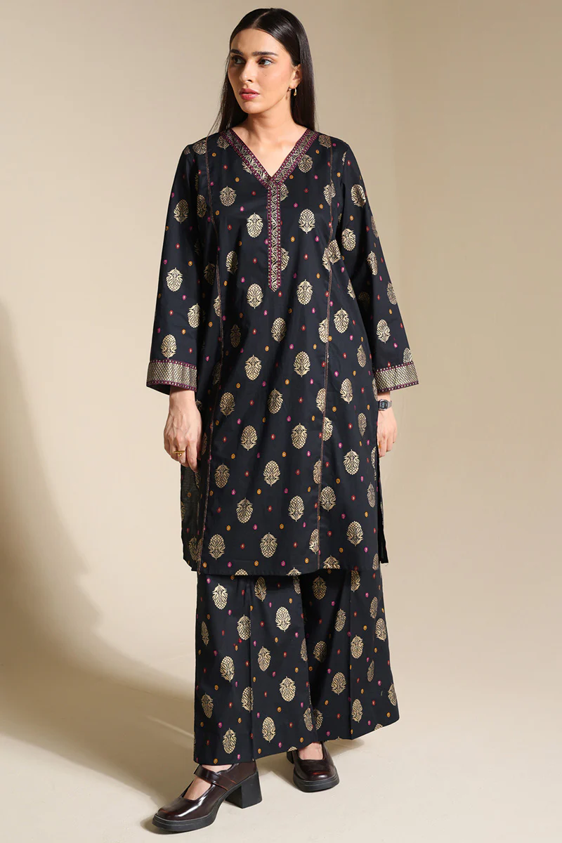 Zeenat Golden Haze Set - Image 15