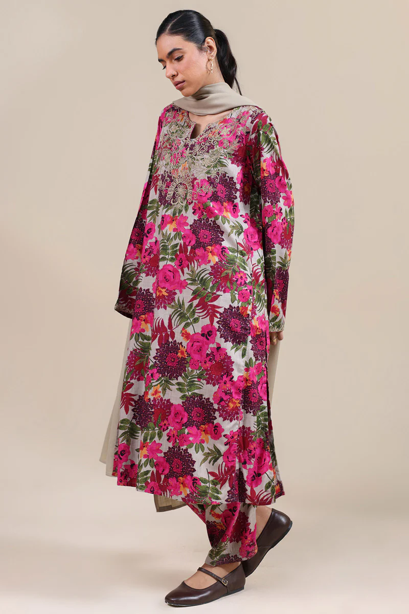Vibrant Roses Gilded Set - Image 3