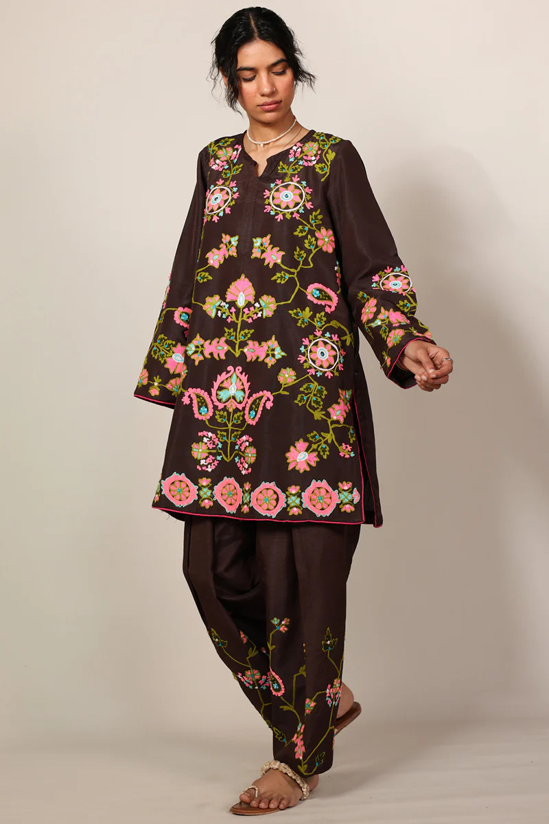 Embroidered Gulnar Set - Image 7