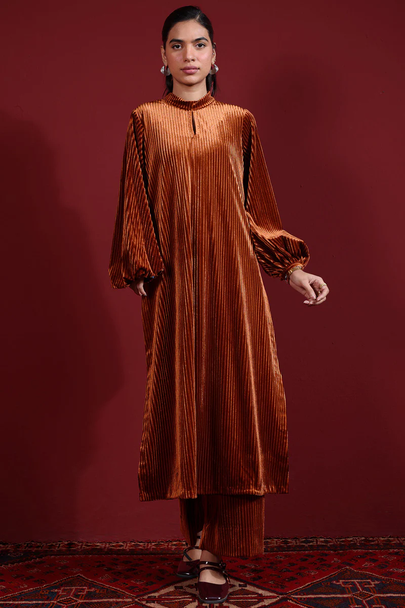 Opulent Velvet Dusk Set - Image 4
