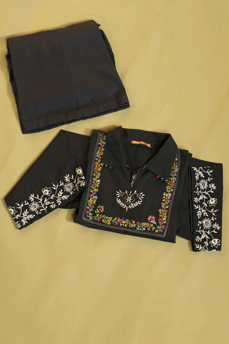 Hand-Crafted Tapestry Co-Ord Set - Image 15