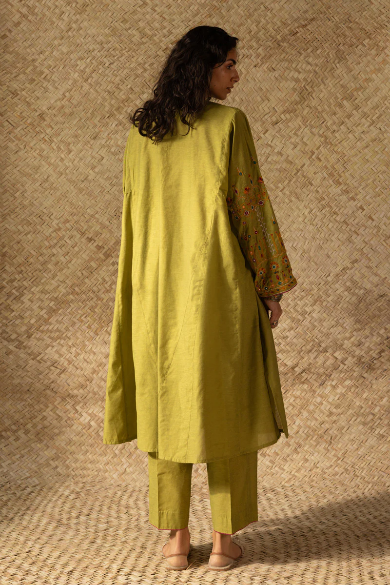 Aina Hand-Crafted Set - Image 11