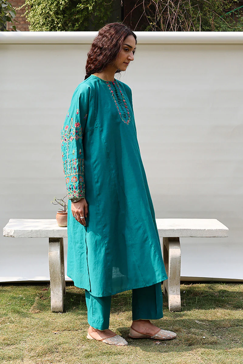 Aina Hand-Crafted Set - Image 5