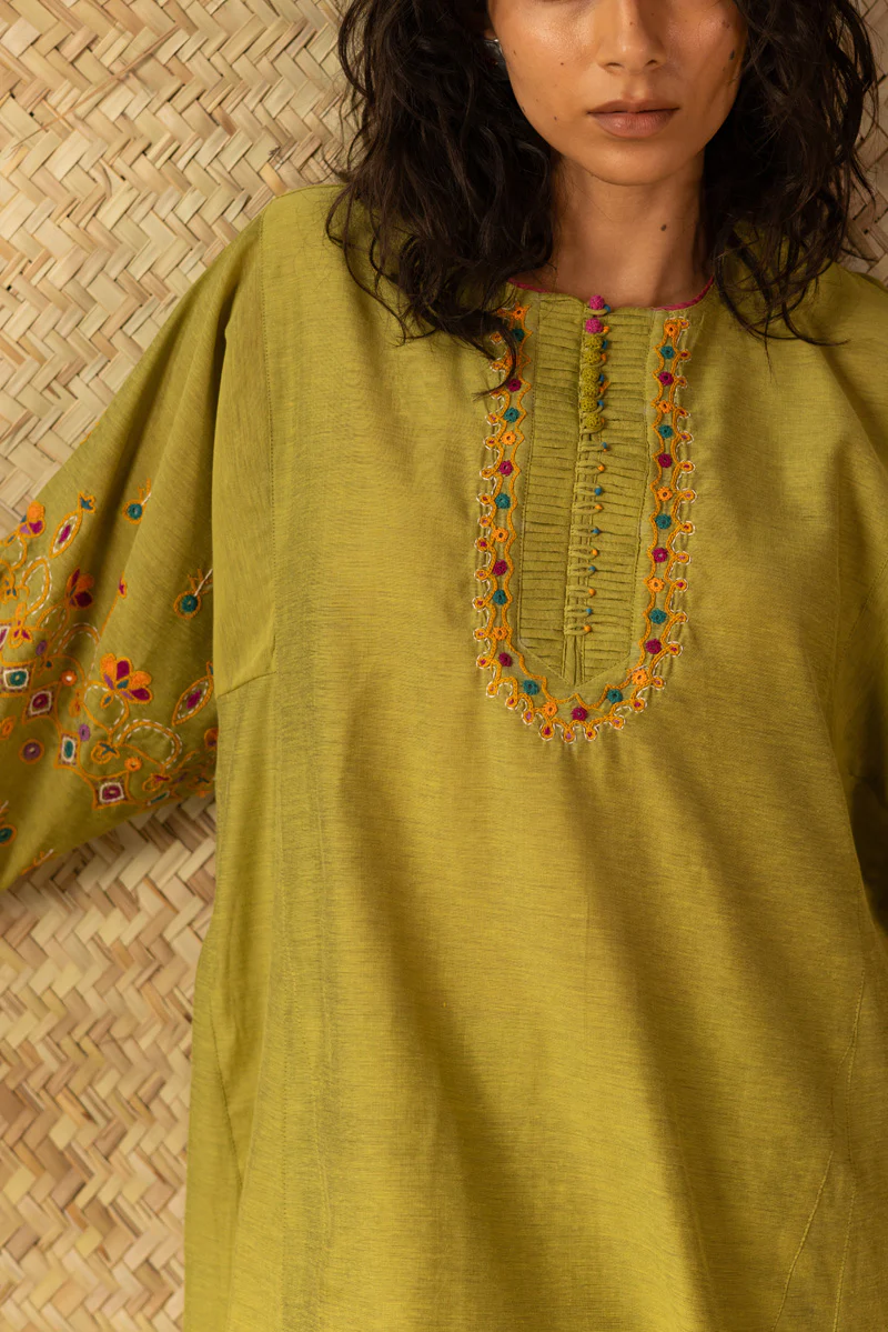 Aina Hand-Crafted Set - Image 8