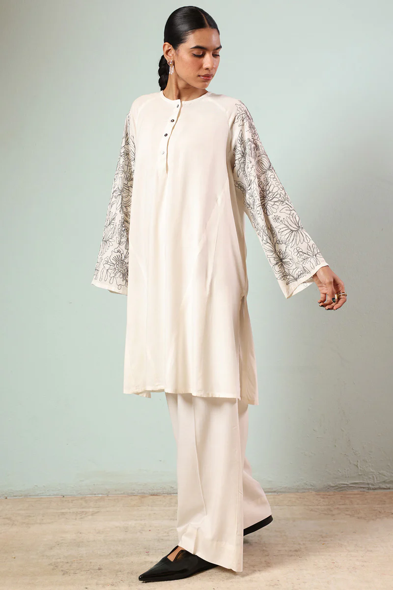 Mono Muse Embroidered Set - Image 8