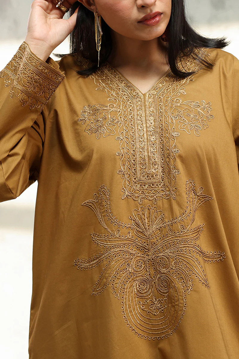 Chitrali Chogha Reverie Set - Image 5