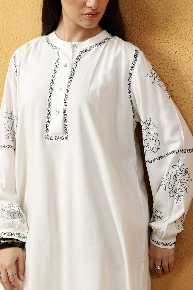 Monochrome Embroidered Edit - Image 8