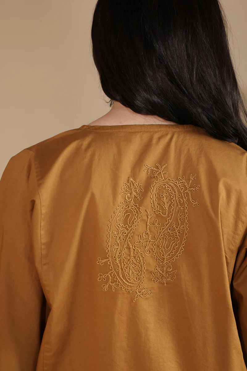 Embroidered Chitrali Chogha Set - Image 11